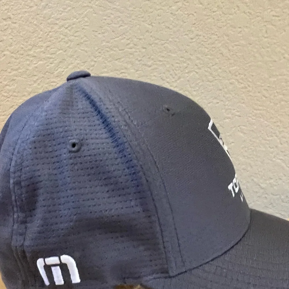 Topgolf Las Vegas Travis Mathew fitted hat s/m gray - Picture 8 of 12